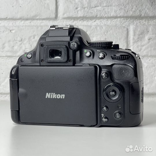 Nikon D5100 kit 18-55mm 60213 кадров