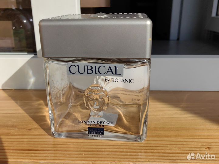 Бутылка коллекционная из под джина Будда