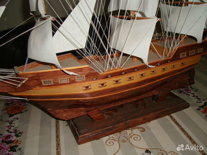 Модель корабля из дерева Ручная работа