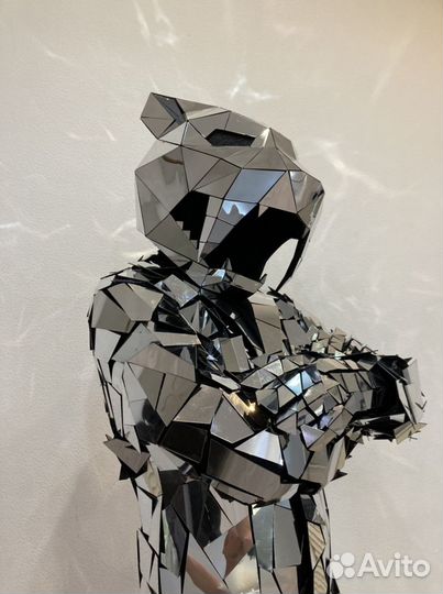 Продажа костюмов, выступление шоу номеров