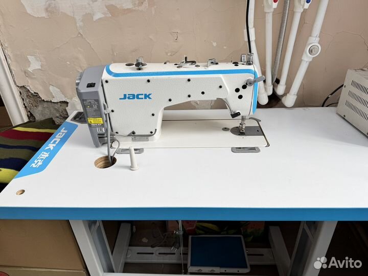 Швейная машина jack f4