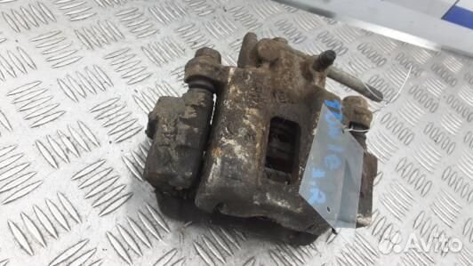 Суппорт тормозной задний правый mitsubishi pajero