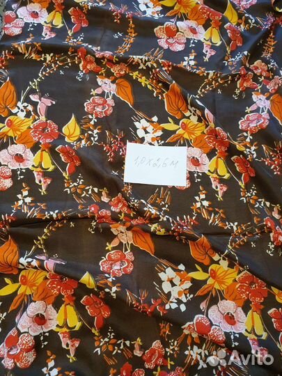 Отрезы ткани из СССР (крепдешин, поплин, шелк)