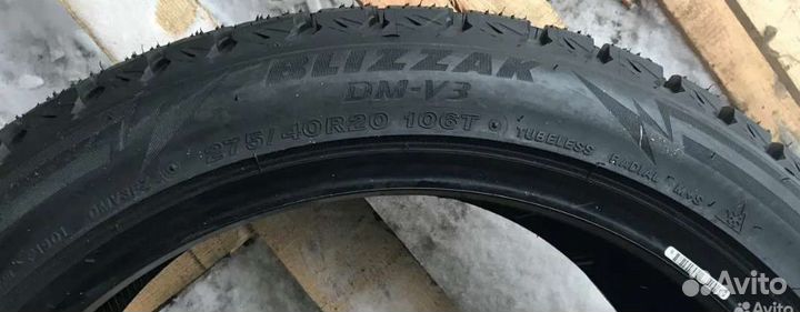 Bridgestone Blizzak DM-V3 275/40 R20 106T