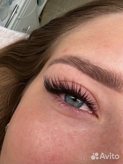 Наращивание ресниц в студии