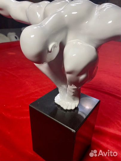 Скульптура Атлет