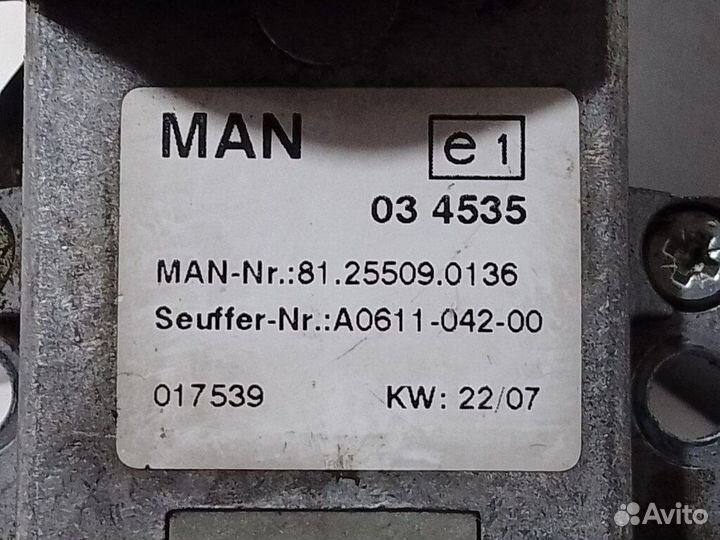 Переключатель подрулевой прав. MAN TGA 81255090130