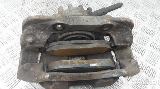 Суппорт тормозной передний правый peugeot 3008 (HU