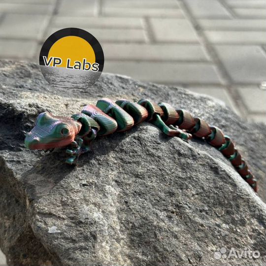 Геккон, игрушка пластиковая