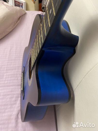 Акустическая гитара