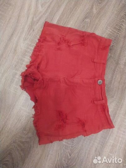 Шорты красные женские
