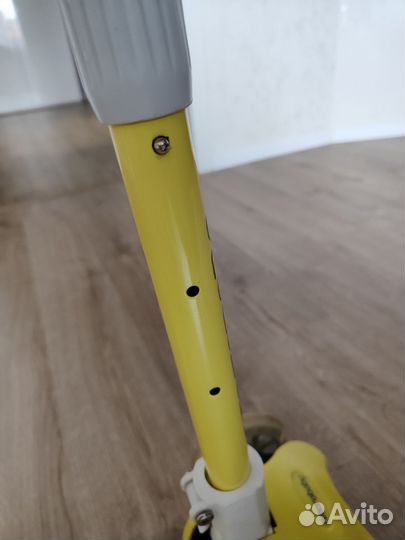 Самокат трехколесный