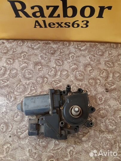 Мотор стеклоподъемника передний левый Audi A4 B5