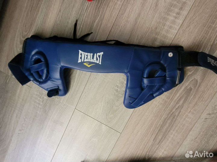 Шлем для единоборств