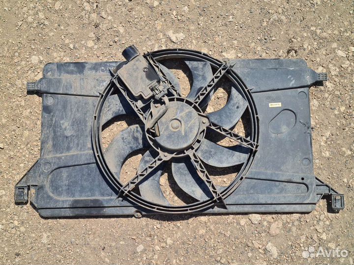 Вентилятор охлаждения 1.4/1.6 Ford Focus 2