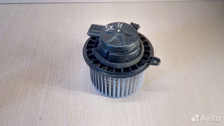 Моторчик печки Suzuki SX4 2010 год