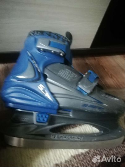 Хоккейные коньки bauer