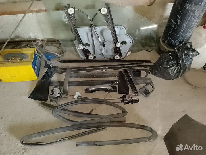 Передняя дверь qashqai J10 внутрянка