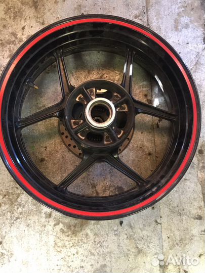 Продам диск R17 к нему есть ступица и звезда