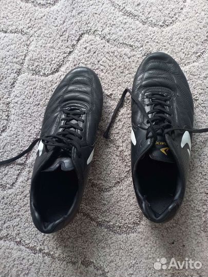 Футбольные бутсы 42 размер