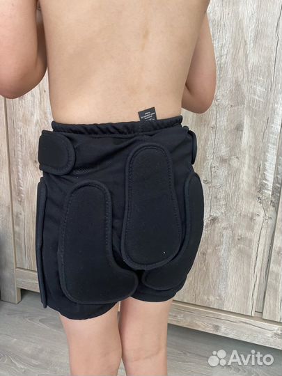 Защитные шорты для катания на роликах