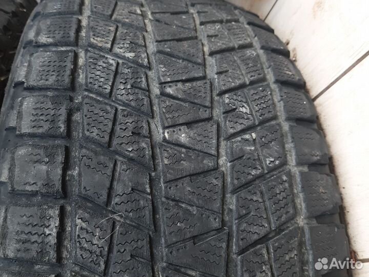 Bridgestone Blizzak DM-V1 285/60 R18