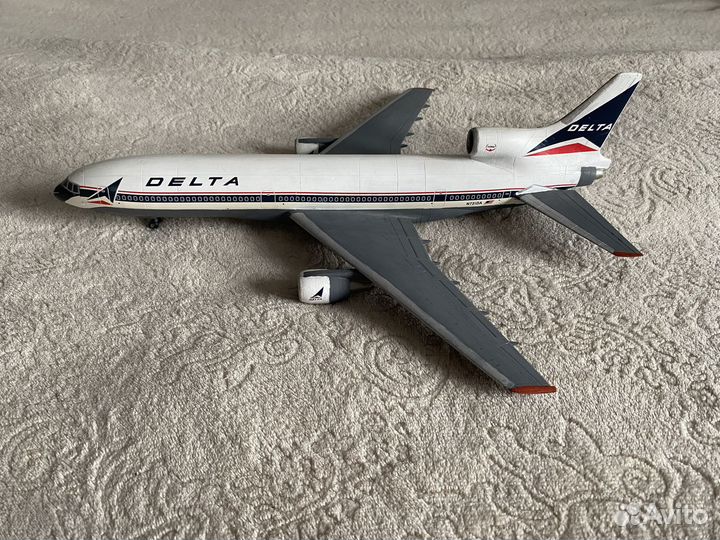 Модель Lockheed L-1011 Delta масштаб 1/144