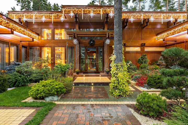 Дом 378 м² на участке 35,7 сот.