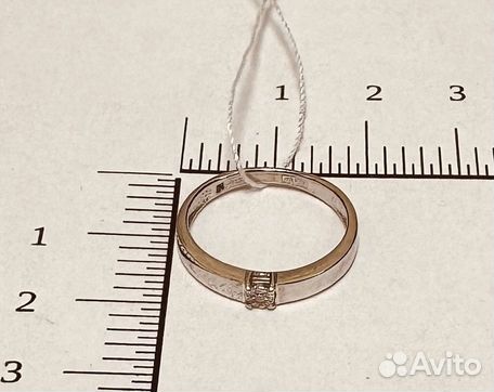 Золотое кольцо с камнем 0р