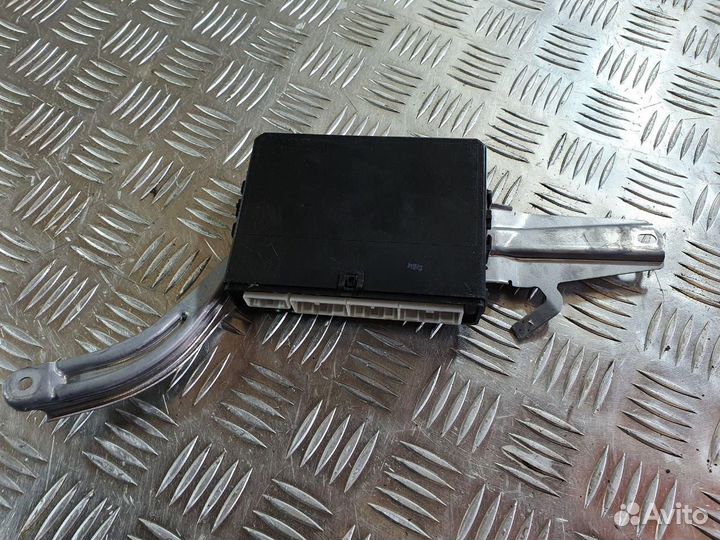 Модуль управления двери передней правой Lexus LS 4