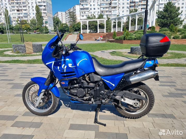 Triumph tiger 900