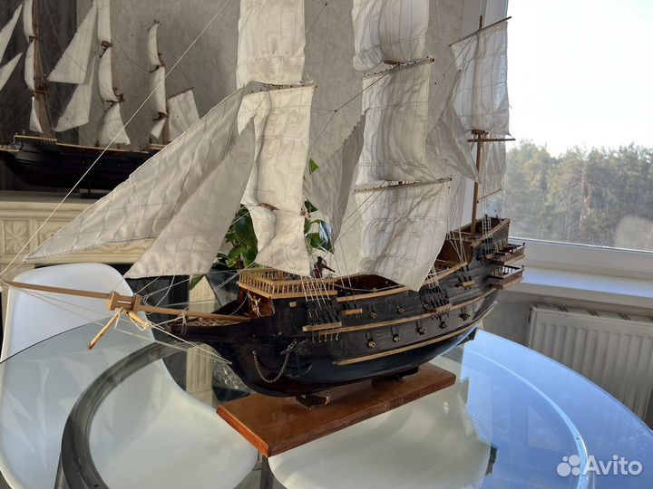 Модель корабля из дерева