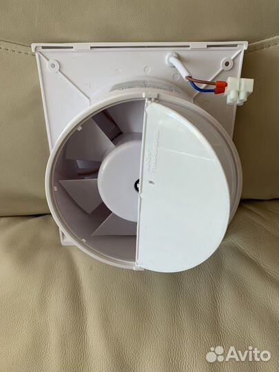 Вентилятор Electrolux Magic eafm-150