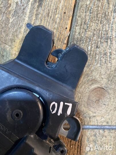 Замок багажника mitsubishi lancer 10