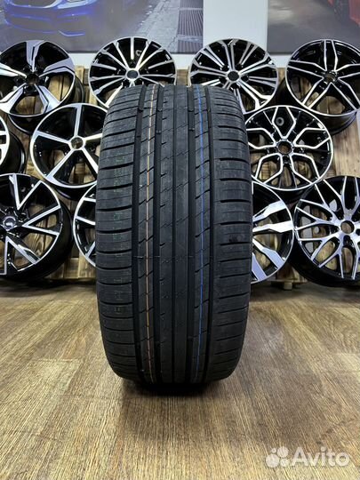 Tracmax X-Privilo RS01+ 275/50 R20 113W