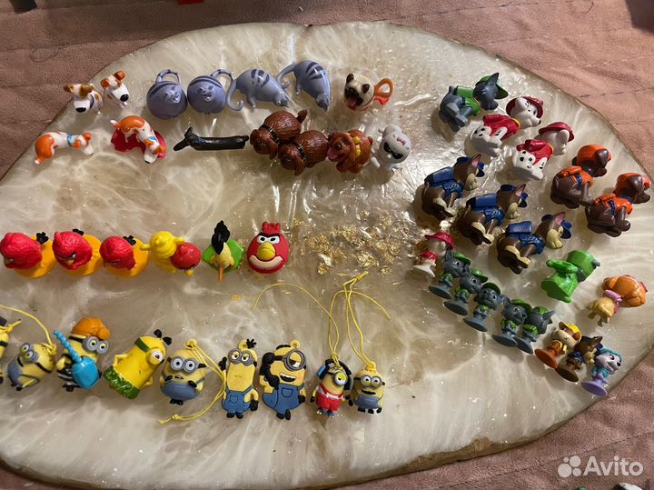 Фигурки киндеры, брелки коллекции