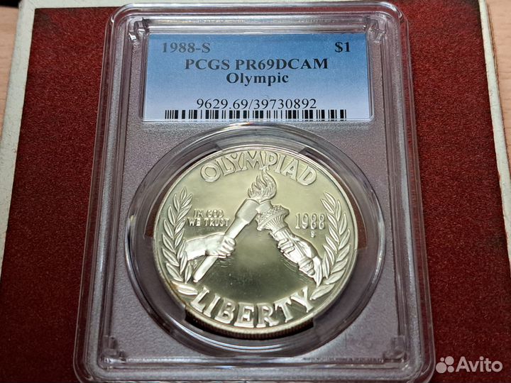1 доллар США 1988 г., серебро, в слабе pcgs PR 69
