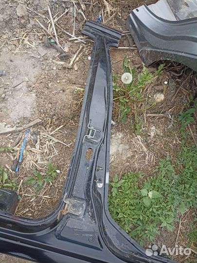 Порог передний правый Nissan Almera Classic B10