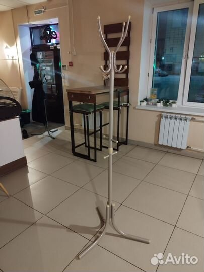 Вешалка напольная