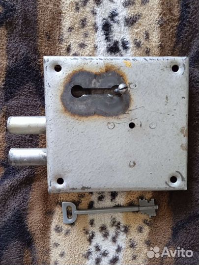 Замок гаражный