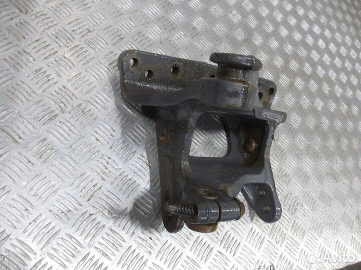 Кронштейн Volvo 20467700