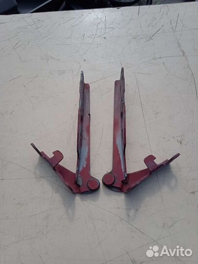 Петля капота Nissan Terrano 2 Ниссан Террано 2