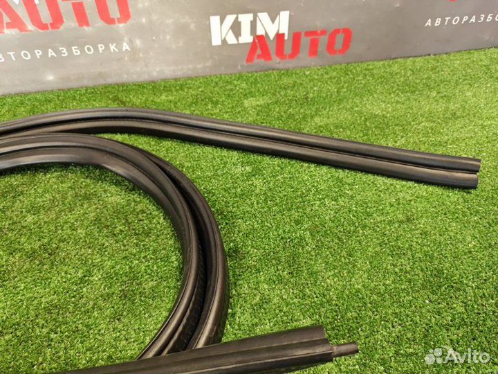 Уплотнитель багажника Ford Focus 2 хэтчбек 1.6