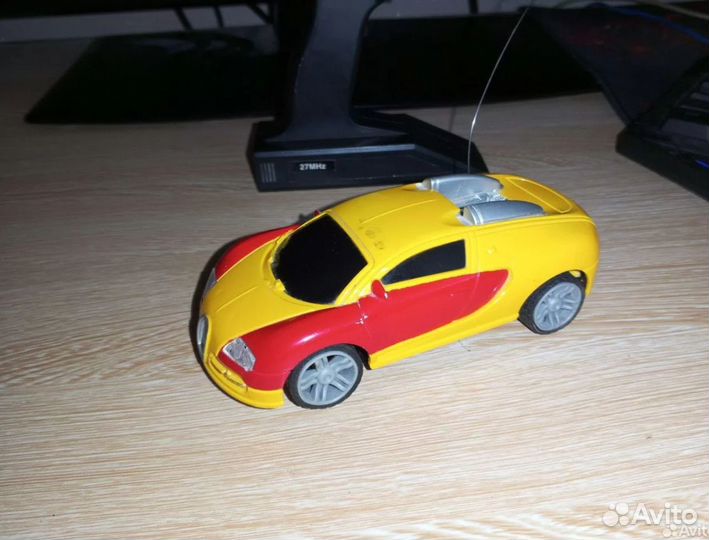Машинка на радиоуправлении (игрушка)