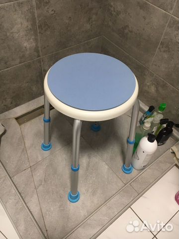 Крутящийся стульчик для ванны