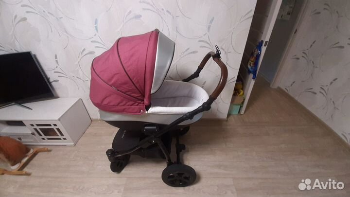 Продам детскую коляску Tutis 3в1