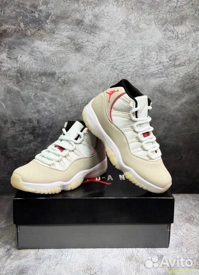 Nike AIR Jordan 11 beige