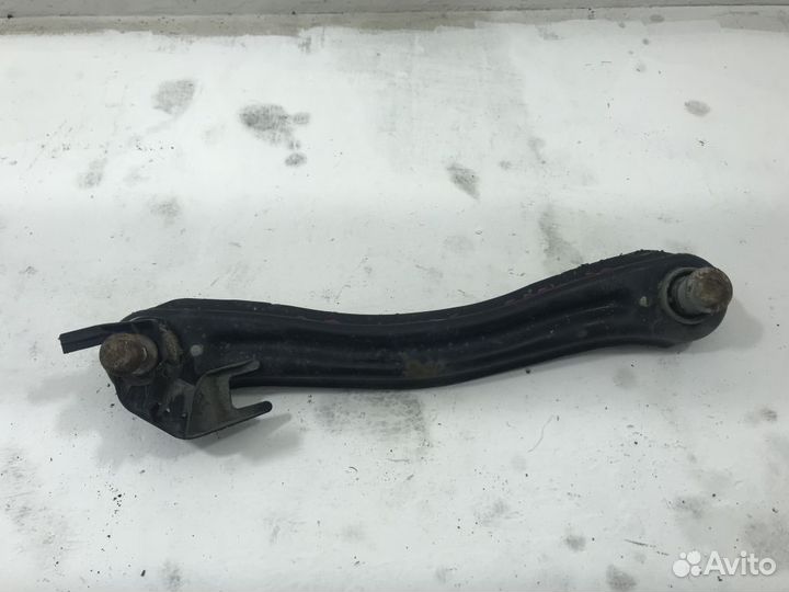 Рычаг задний верхний правый