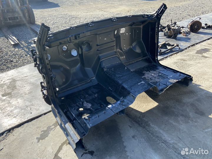 Передняя часть кузова Cadillac Escalade GMT800