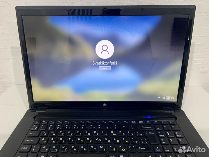 Ноутбук 17” DNS (Core i3, 8Gb, SSD 240)